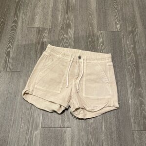 American Eagle Outfitters Tan Cargo Shorts